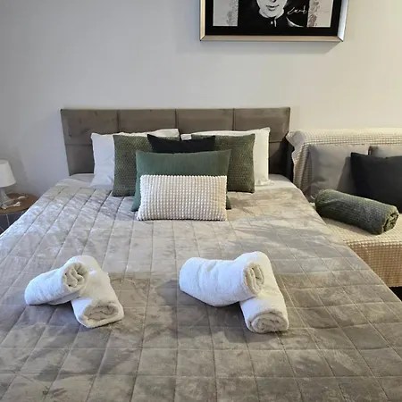 Slavia Center Apartament *